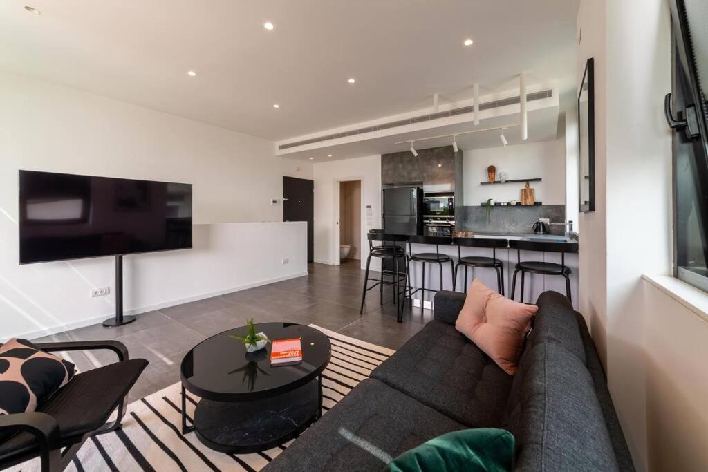 Amazing Penthouse On Gordon Beach 8 Guests Tel Aviv Esterno foto